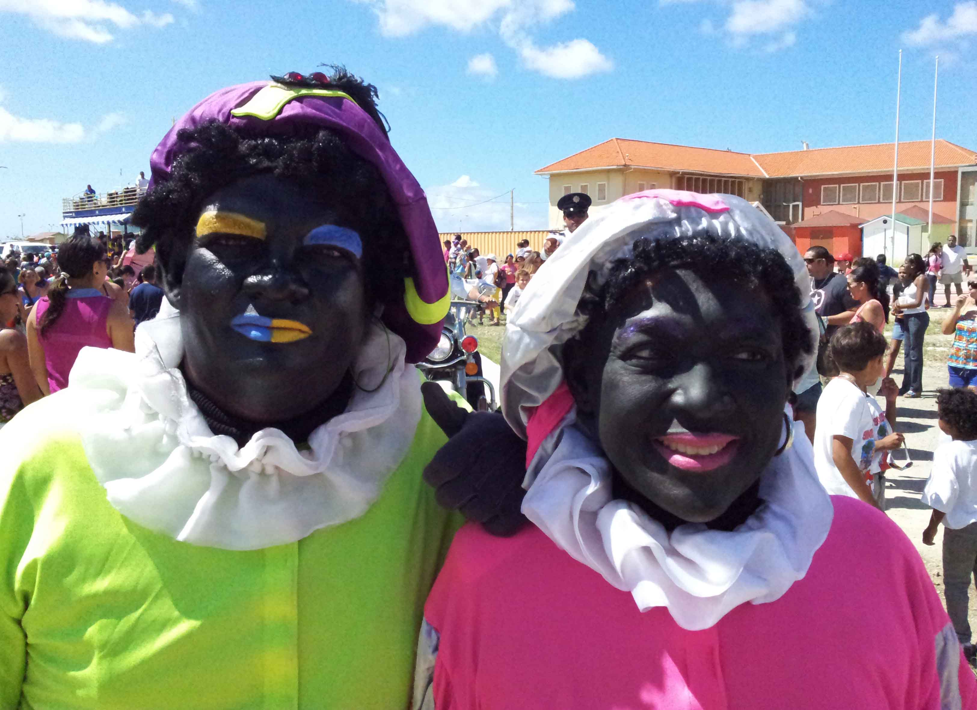 Kleverig Op grote schaal domein Aruba houdt vast aan klassieke Zwarte Piet | Caribisch Netwerk