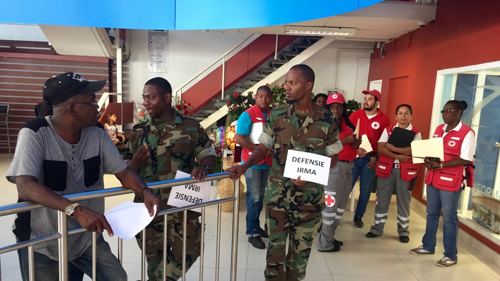 Op Hato vreugde en bezorgdheid bij aankomst evacuees uit Sint-Maarten