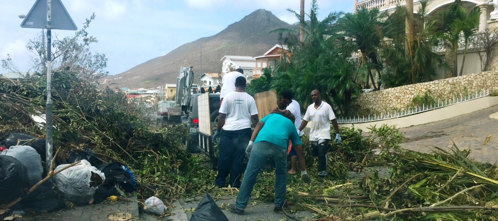 Puinruimen en 2,5 miljard dollar vinden voor herstel Sint-Maarten