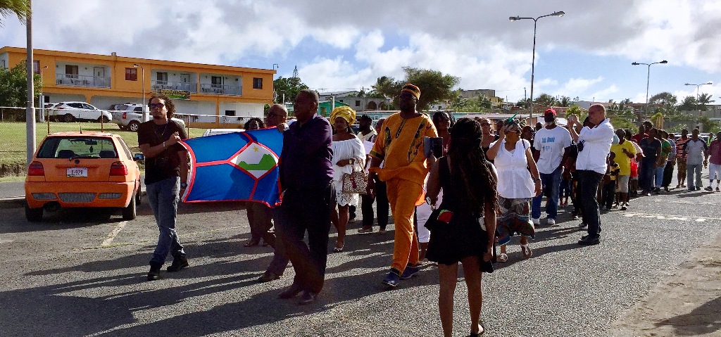 Protest tegen Nederlandse interventie op Sint-Eustatius