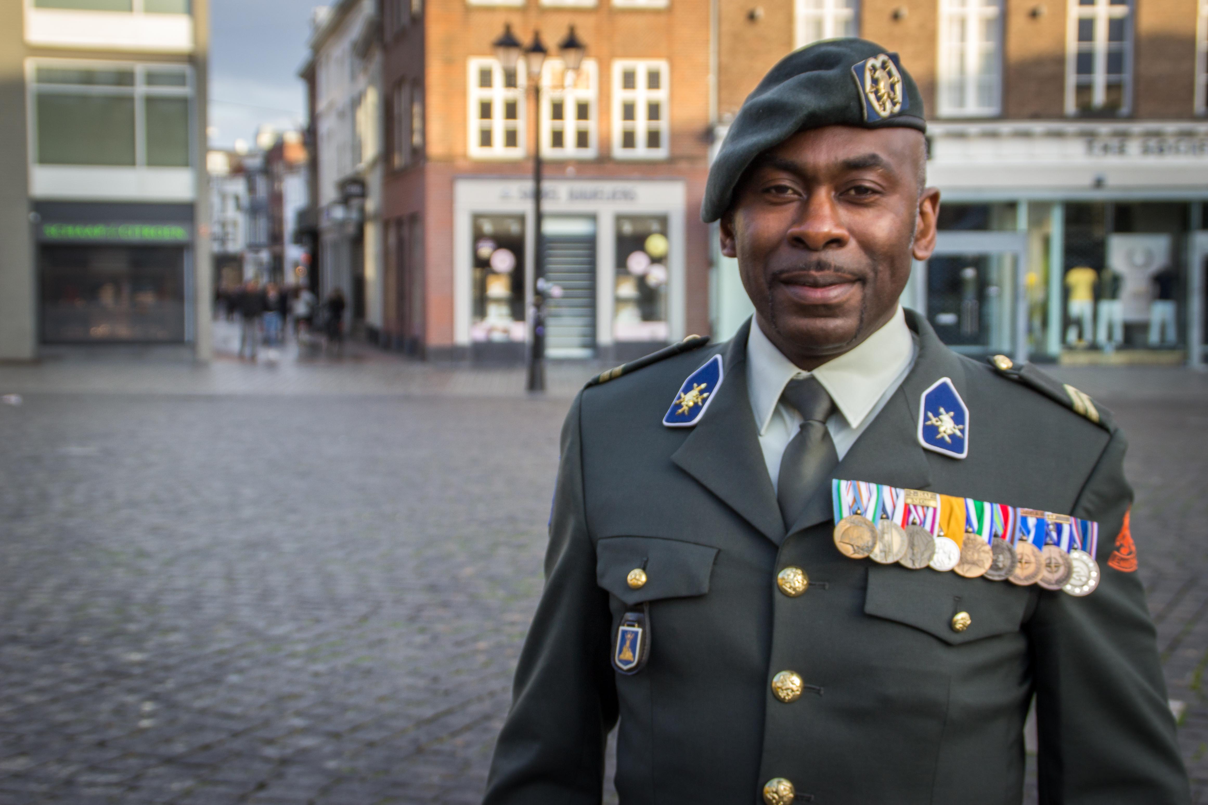 ‘Jammer dat er weinig Caribische mensen bij Defensie zitten’