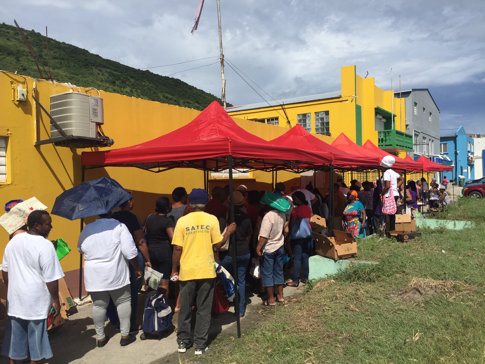 Supermarkten op Sint-Maarten te duur: consumenten importeren eigen groente en fruit