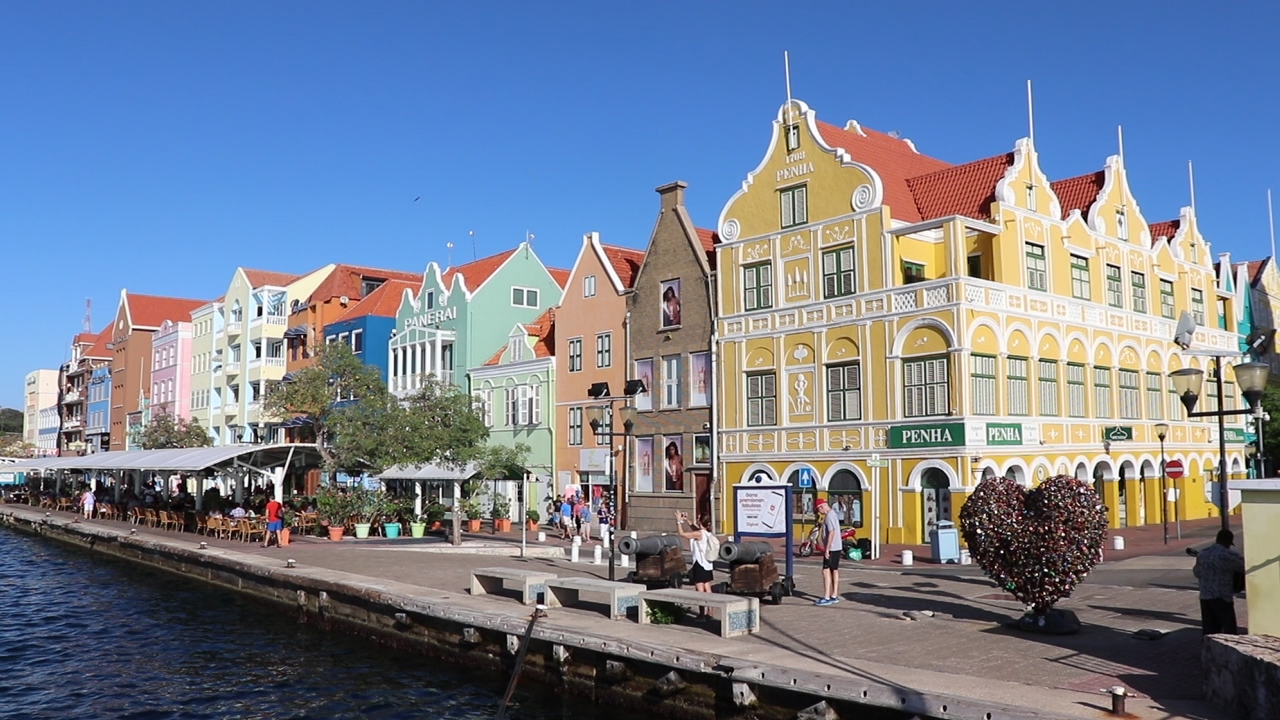 Grenzen Curaçao vanaf 1 juli weer open voor toeristen