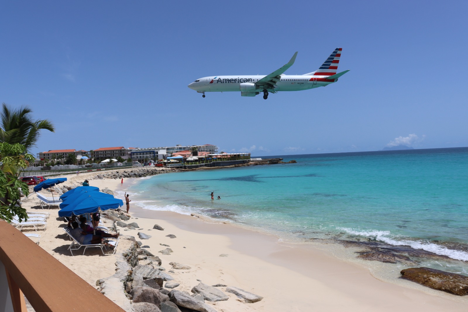 Sint-Maarten opent grens met VS: 70 reizigers getest op luchthaven