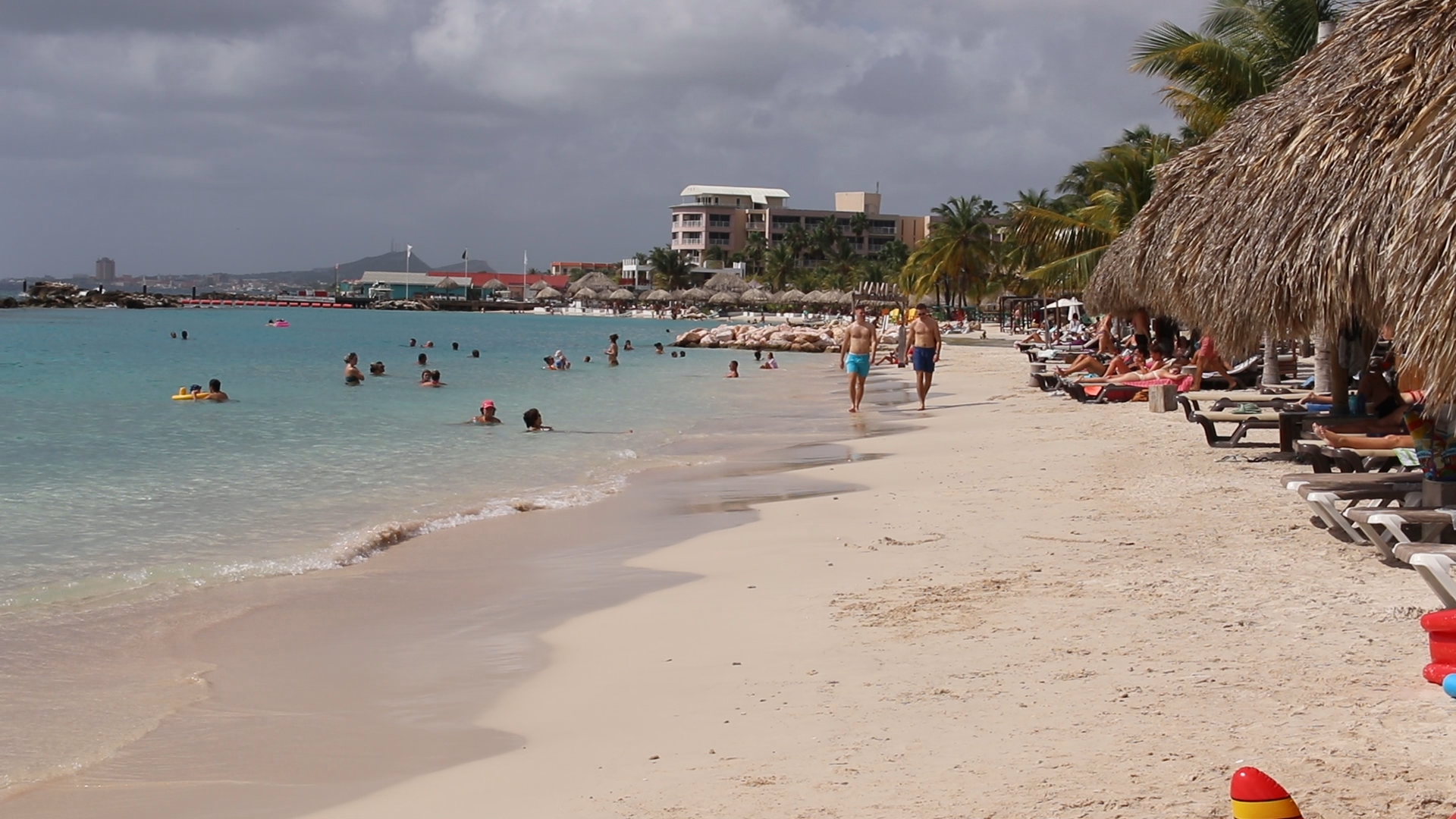 Curaçao gaat weer in strenge lockdown: toeristen voelen zich gedupeerd