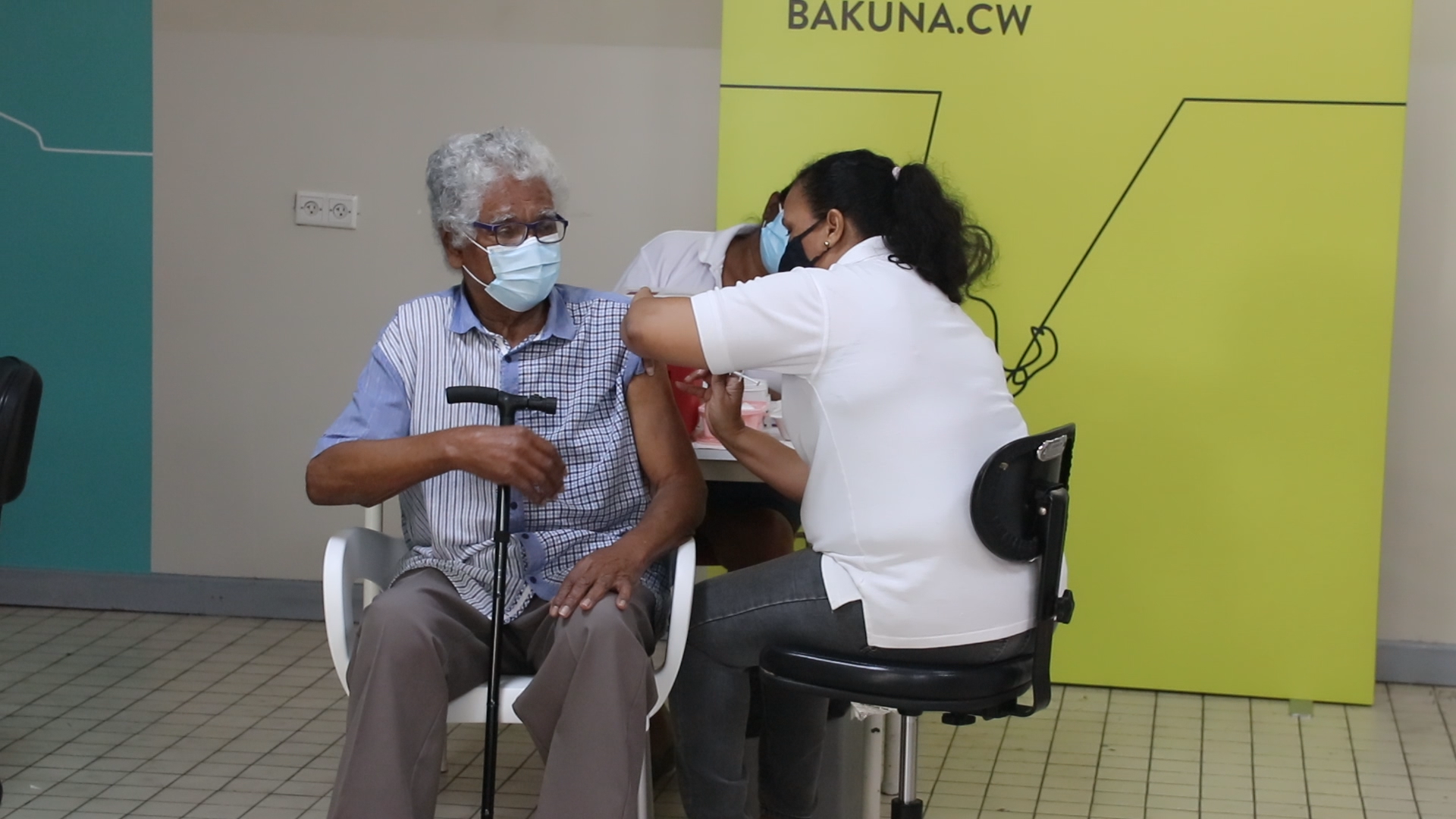 Vaccinatietraject Curaçao gestart, maar niet iedereen is bereid zich te vaccineren