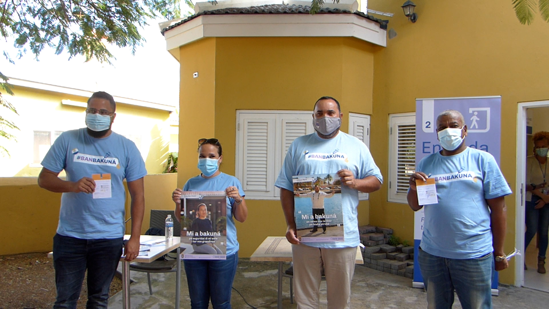 Bestuur Bonaire vaccineert zich om twijfelende bevolking te overtuigen