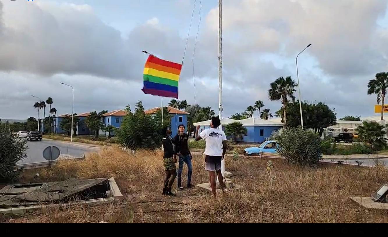 Rel rond regenboogvlag leidt tot felle discussies op Bonaire