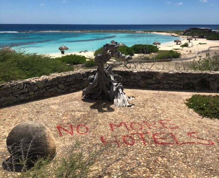 ‘Meer hotels bouwen, maakt ecologische crisis op Aruba alleen maar erger’