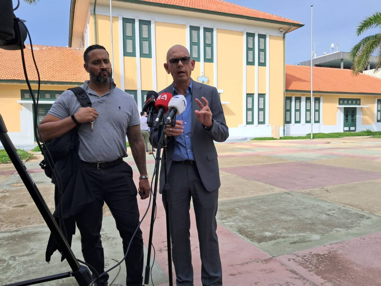 Rechter herstelt vonnis in Flamingozaak: parlementariër Otmar Oduber behoudt kiesrecht