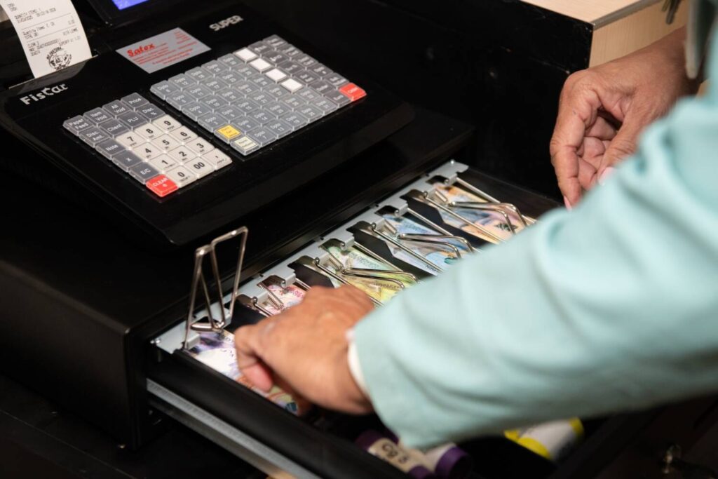 Historisch moment op Curaçao: Caribische Gulden nu officieel in omloop