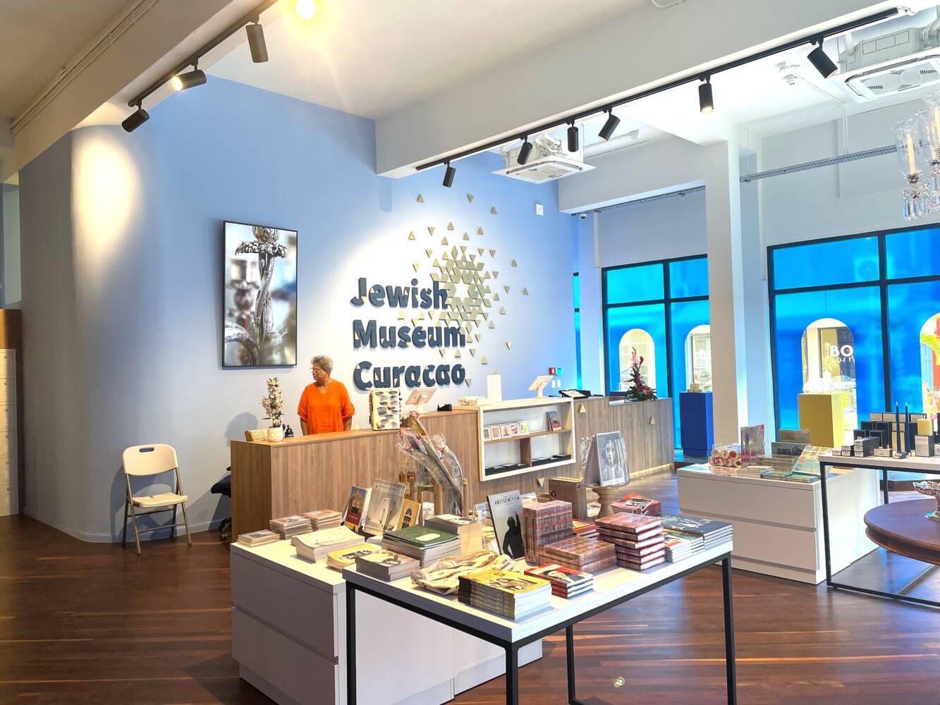 Van droom tot museum: hoe Saskia Luckmann het Joods Museum Curaçao nieuw leven inblies