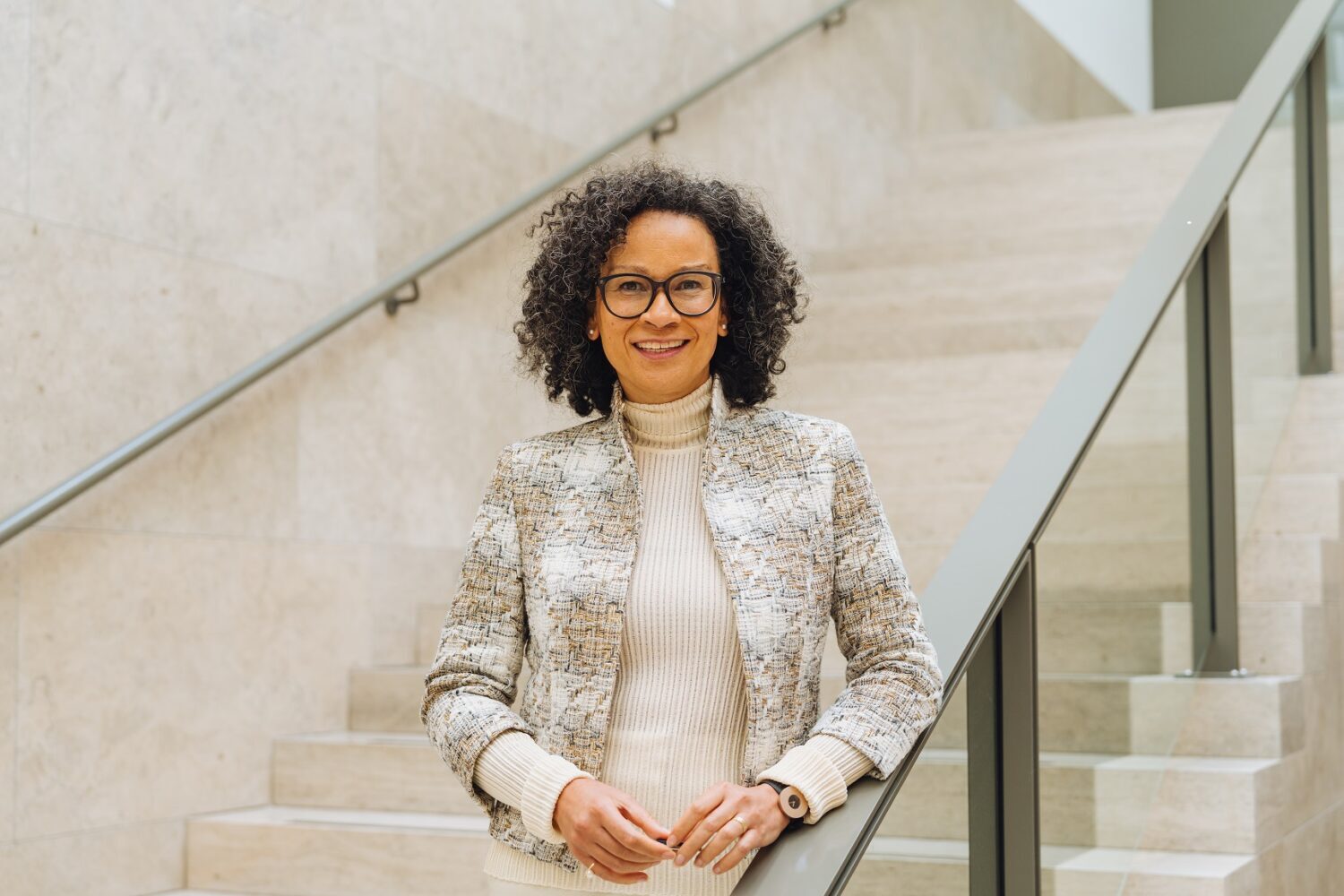 Een nieuwe blik op erfgoed: hoogleraar Valika Smeulders belicht koloniaal verleden, slavernij en religie