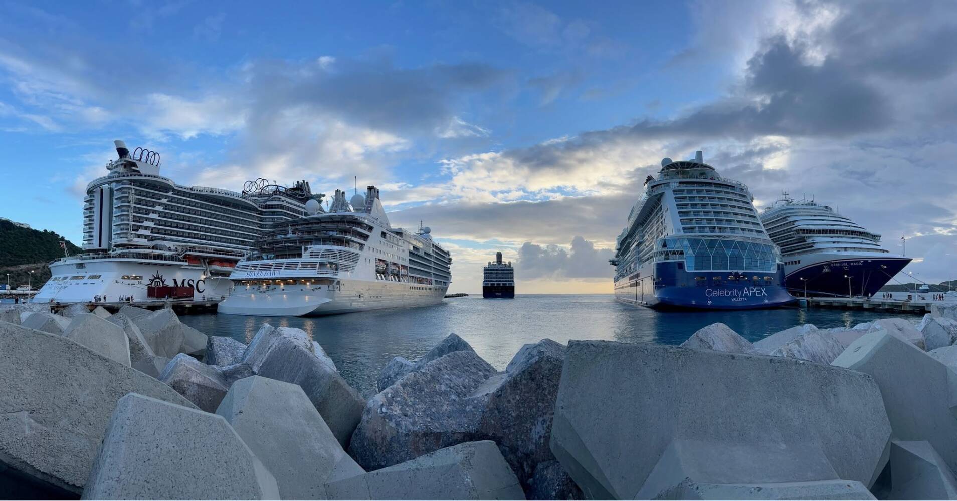 Weekoverzicht: Toerisme op Sint Maarten blijft fors groeien, op Aruba neemt het draagvlak voor de vele bezoekers langzaam af