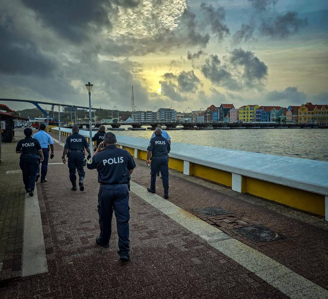 Weekoverzicht: Curaçao gaat criminaliteit harder aanpakken, ondernemer op straat St. Maarten doodges
